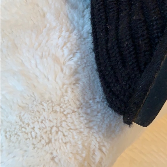 Ugg Classic Crochet Tall Boot - Picture 4 of 7